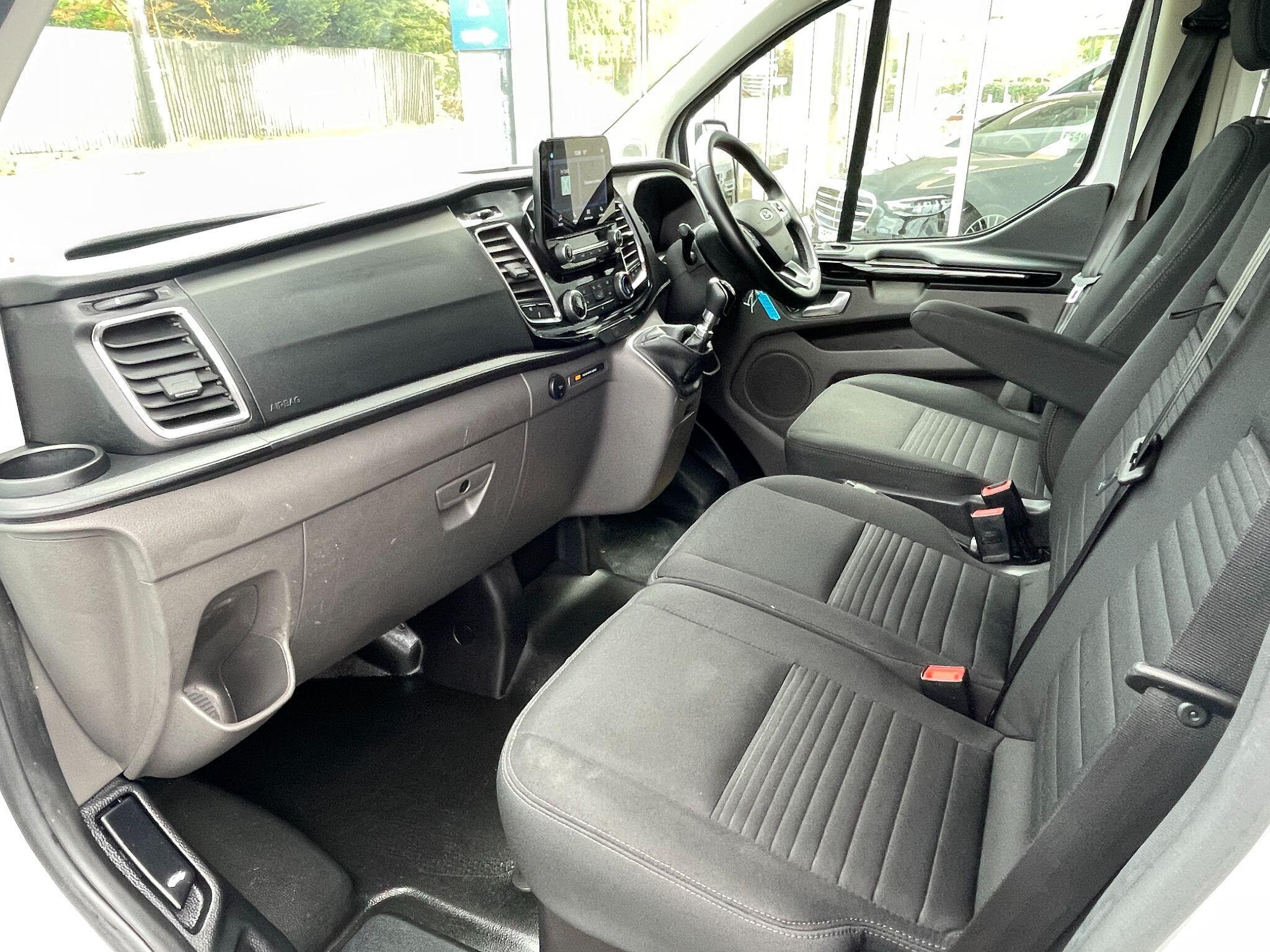 Ford Transit Custom - image 12